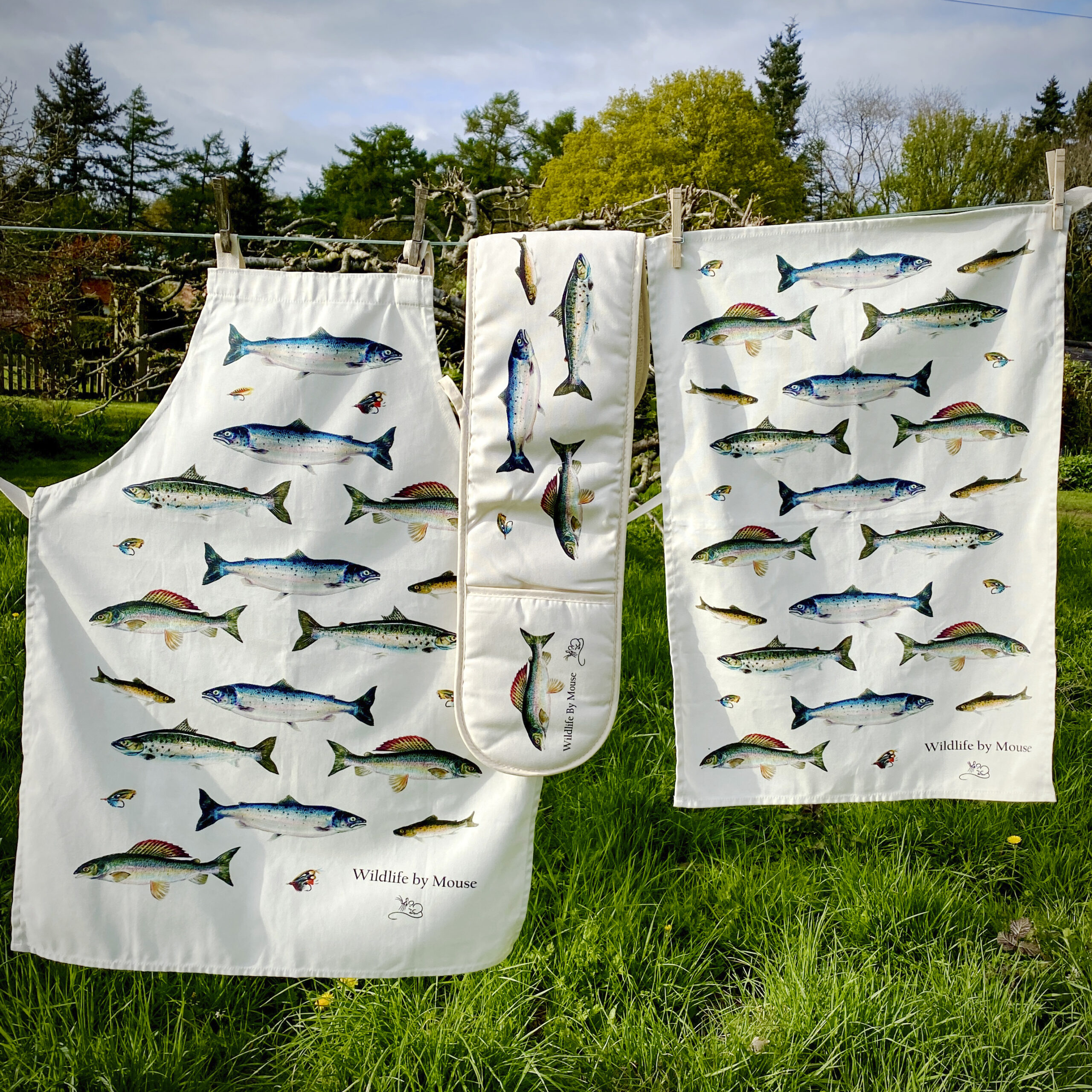 game fish design on oven gloves tea towel and apron set