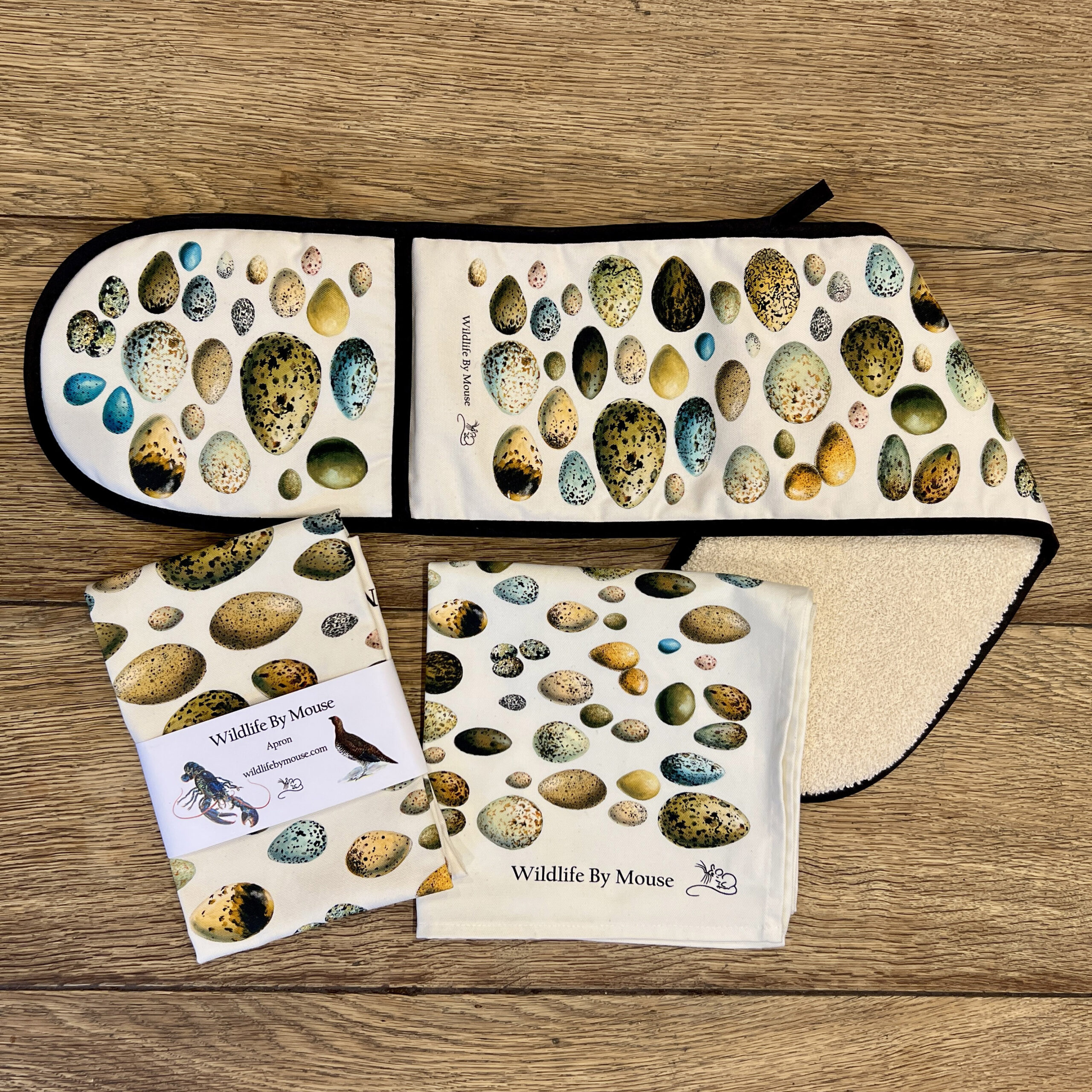 Eggs, egg, apron, tea towel, oven gloves